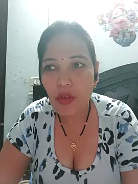 Snapshot of Poojabhabi101 chatting on February 10, 2026, 6:06 am Poojabhabi101 online show from February 10, 2026, 6:06 am