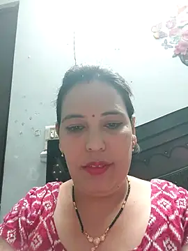Snapshot of Poojabhabi101 chatting on February 14, 2026, 5:15 am Poojabhabi101 online show from February 14, 2026, 5:15 am