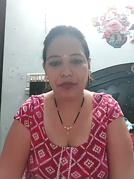 Snapshot of Poojabhabi101 chatting on February 19, 2026, 5:47 am Poojabhabi101 online show from February 19, 2026, 5:47 am