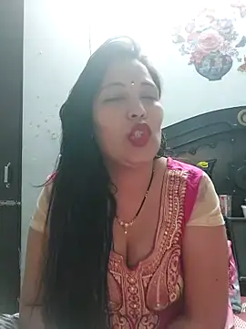 Snapshot of Poojabhabi101 chatting on February 25, 2026, 5:50 am Poojabhabi101 online show from February 25, 2026, 5:50 am