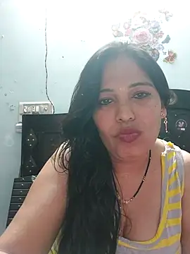 Snapshot of Poojabhabi101 chatting on March 11, 2026, 5:13 am Poojabhabi101 online show from March 11, 2026, 5:13 am
