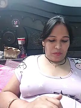 Snapshot of Poojabhabi101 chatting on April 15, 2026, 5:42 pm Poojabhabi101 online show from April 15, 2026, 5:42 pm