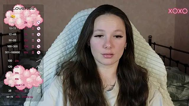 lil luna x online show from January 31, 2025, 6:25 pm