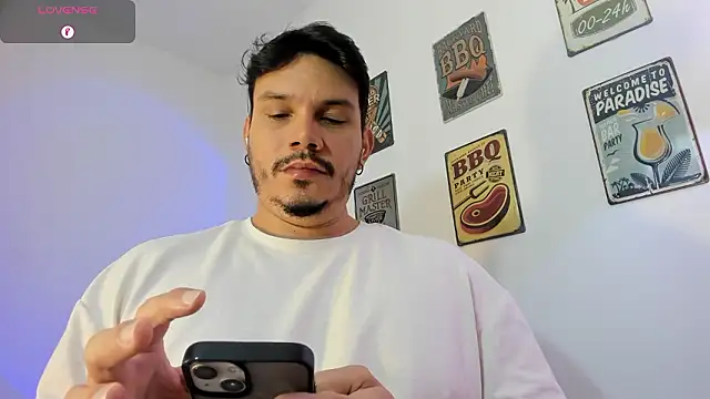 Snapshot of alejandro_stark chatting on February 3, 2026, 12:43 pm alejandro stark online show from February 3, 2026, 12:43 pm