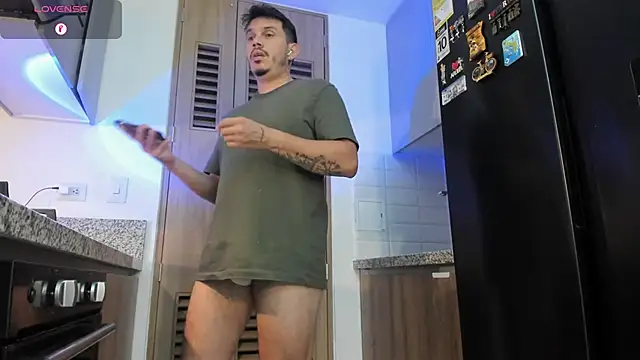 Snapshot of alejandro_stark chatting on February 8, 2026, 12:36 am alejandro stark online show from February 8, 2026, 12:36 am