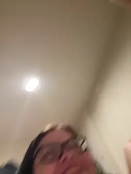 LiverandBrat77 online show from April 17, 2026, 2:58 am