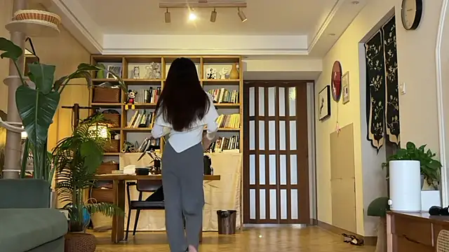 grandeeney online show from November 5, 2025, 2:33 am