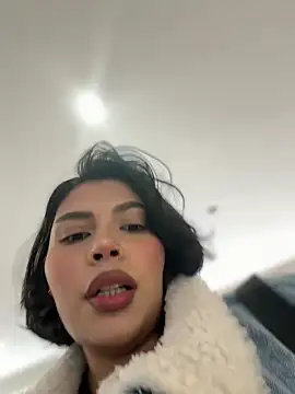 GigiiStone online show from February 9, 2025, 7:41 pm