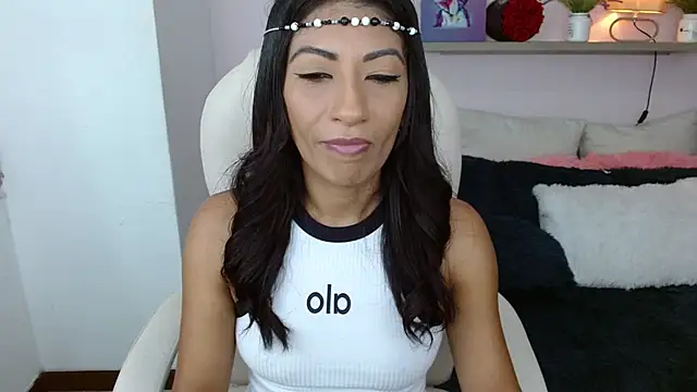 sofia perez    online show from March 17, 2025, 10:28 pm