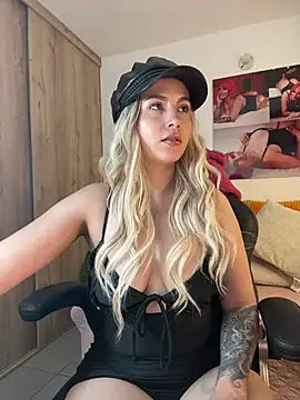 zafiro mo0n online show from January 13, 2025, 12:09 am