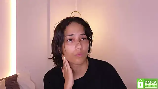 hot little bunny online show from September 21, 2025, 8:54 pm