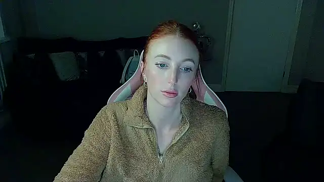 Snapshot of Red_firesquirt chatting on January 7, 2025, 10:52 pm Red firesquirt online show from January 7, 2025, 10:52 pm