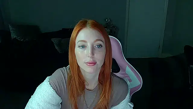 Snapshot of Red_firesquirt chatting on February 3, 2025, 2:34 pm Red firesquirt online show from February 3, 2025, 2:34 pm