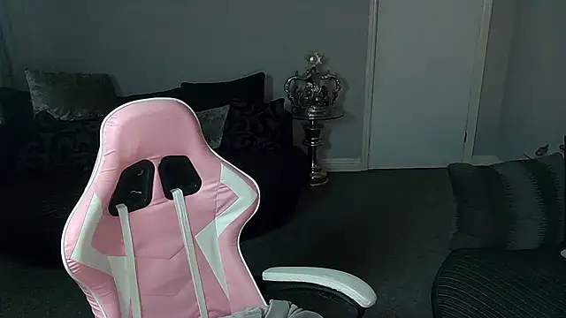 Snapshot of Red_firesquirt chatting on February 3, 2025, 9:39 pm Red firesquirt online show from February 3, 2025, 9:39 pm