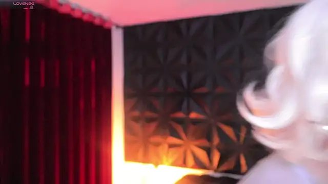 Misselektra   online show from February 28, 2025, 3:48 am