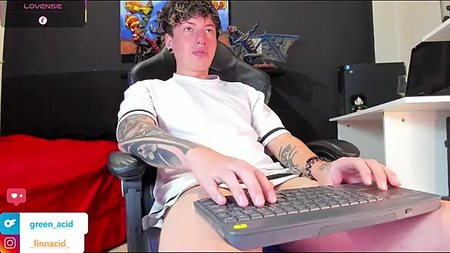 Green acid01 online show from September 18, 2025, 7:05 pm