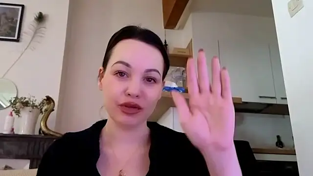 Lilie romeo online show from February 5, 2025, 3:09 pm