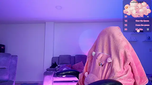 TiffanyBela online show from October 3, 2025, 11:02 pm