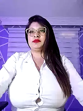 Snapshot of MiiaaJoness chatting on March 21, 2025, 6:18 pm MiiaaJoness online show from March 21, 2025, 6:18 pm