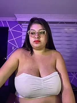 Snapshot of MiiaaJoness chatting on October 22, 2025, 2:50 pm MiiaaJoness online show from October 22, 2025, 2:50 pm