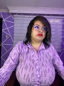 Snapshot of MiiaaJoness chatting on July 3, 2026, 4:02 pm MiiaaJoness online show from July 3, 2026, 4:02 pm