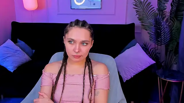 ChloeSunny online show from June 28, 2026, 7:20 pm
