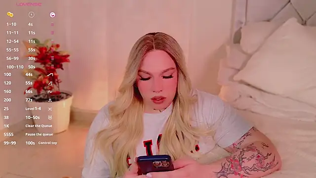 Snapshot of IsabellaFigueredo__ chatting on February 2, 2025, 6:26 am IsabellaFigueredo   online show from February 2, 2025, 6:26 am