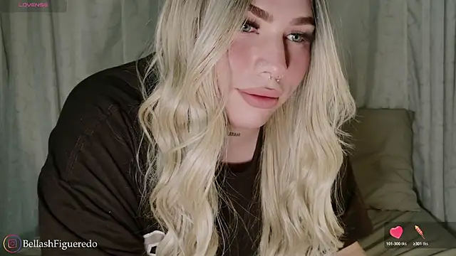 Snapshot of IsabellaFigueredo__ chatting on October 27, 2025, 11:20 pm IsabellaFigueredo   online show from October 27, 2025, 11:20 pm