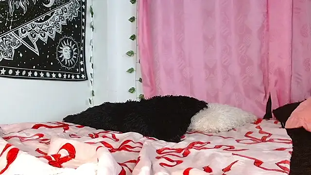 Snapshot of Ebony_D0ll chatting on December 26, 2024, 1:29 am Ebony D0ll online show from December 26, 2024, 1:29 am