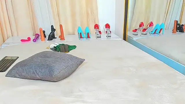 Yummy squirter online show from October 27, 2025, 12:26 am