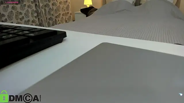 Donna Evans online show from September 11, 2025, 12:11 am