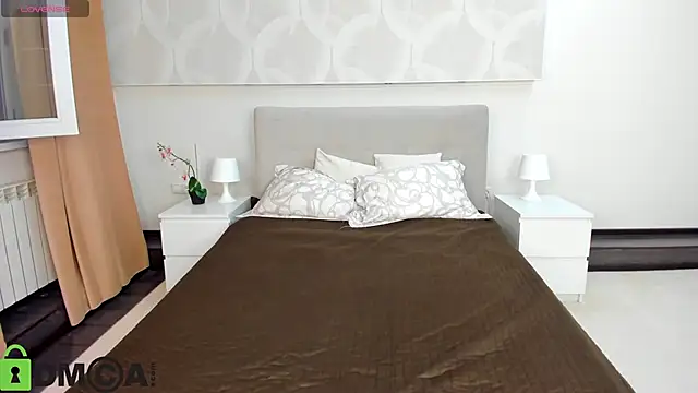 Donna Evans online show from April 5, 2026, 11:24 pm