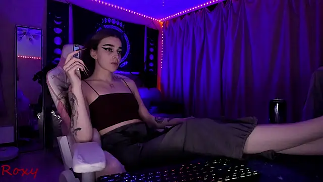 wet dream  online show from November 29, 2025, 6:11 pm