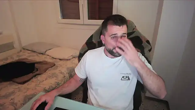 alex877x online show from April 24, 2026, 1:57 pm