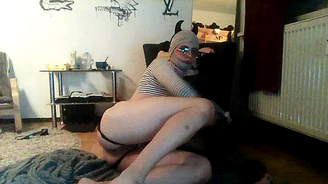 AnitaGape online show from November 6, 2025, 8:43 pm