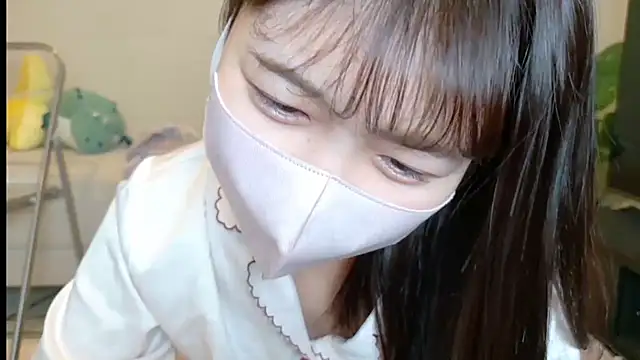 SUZU  online show from February 13, 2026, 9:44 pm