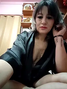 Snapshot of naughtymilfT chatting on November 20, 2025, 7:52 am naughtymilfT online show from November 20, 2025, 7:52 am