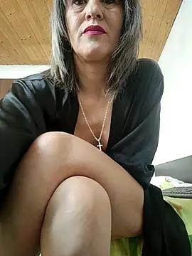 Snapshot of naughtymilfT chatting on February 3, 2026, 9:47 am naughtymilfT online show from February 3, 2026, 9:47 am