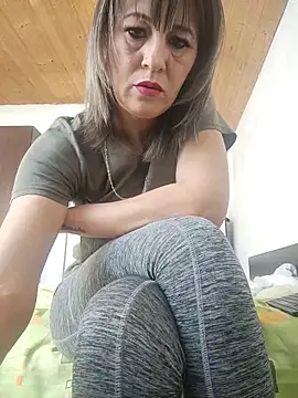 Snapshot of naughtymilfT chatting on February 25, 2026, 10:03 am naughtymilfT online show from February 25, 2026, 10:03 am