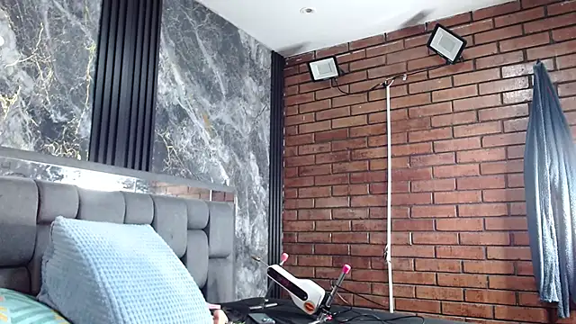 Snapshot of Couple_Gold69 chatting on March 25, 2026, 9:04 am Couple Gold69 online show from March 25, 2026, 9:04 am