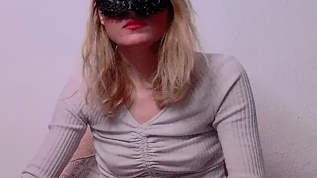 Snapshot of SecretAnni chatting on December 13, 2024, 3:49 am SecretAnni online show from December 13, 2024, 3:49 am