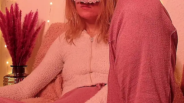 Snapshot of SecretAnni chatting on December 26, 2024, 4:21 am SecretAnni online show from December 26, 2024, 4:21 am