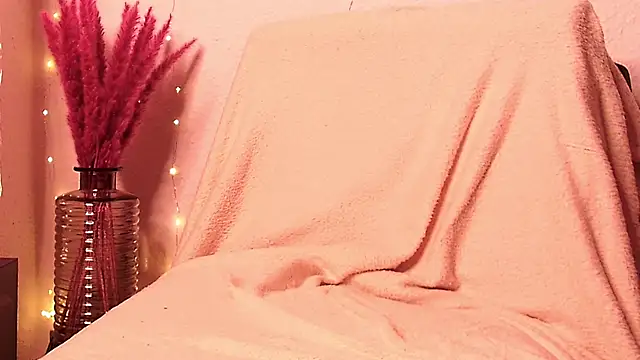 Snapshot of SecretAnni chatting on January 3, 2025, 9:36 pm SecretAnni online show from January 3, 2025, 9:36 pm