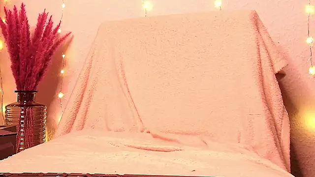 Snapshot of SecretAnni chatting on January 5, 2025, 9:25 pm SecretAnni online show from January 5, 2025, 9:25 pm