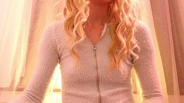 Snapshot of SecretAnni chatting on February 10, 2025, 5:14 am SecretAnni online show from February 10, 2025, 5:14 am