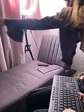 Snapshot of SecretAnni chatting on March 22, 2025, 1:43 am SecretAnni online show from March 22, 2025, 1:43 am