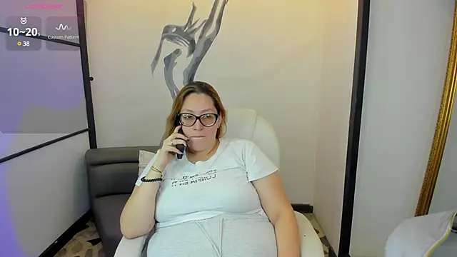 Snapshot of NiickyJones chatting on February 25, 2025, 9:24 pm NiickyJones online show from February 25, 2025, 9:24 pm