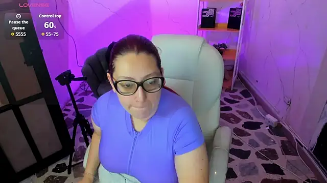 Snapshot of NiickyJones chatting on September 18, 2025, 9:06 pm NiickyJones online show from September 18, 2025, 9:06 pm