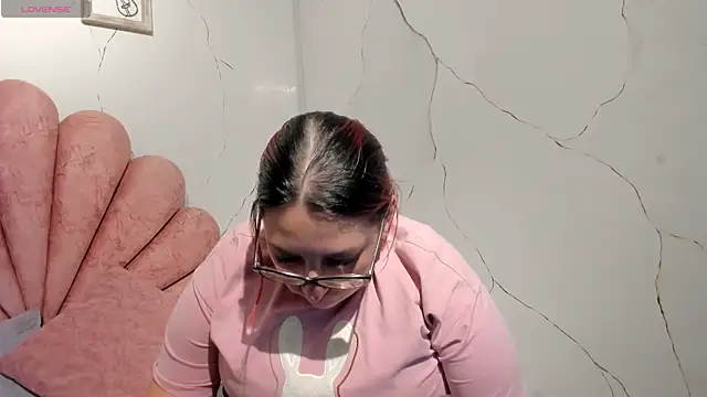 NiickyJones online show from February 14, 2026, 10:50 pm