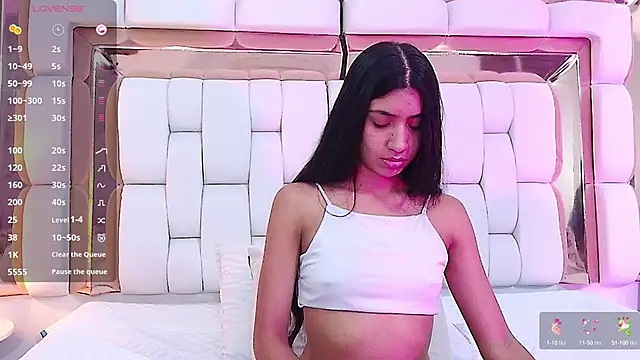 Snapshot of littlee_emilyy_ chatting on February 27, 2025, 3:04 am littlee emilyy  online show from February 27, 2025, 3:04 am